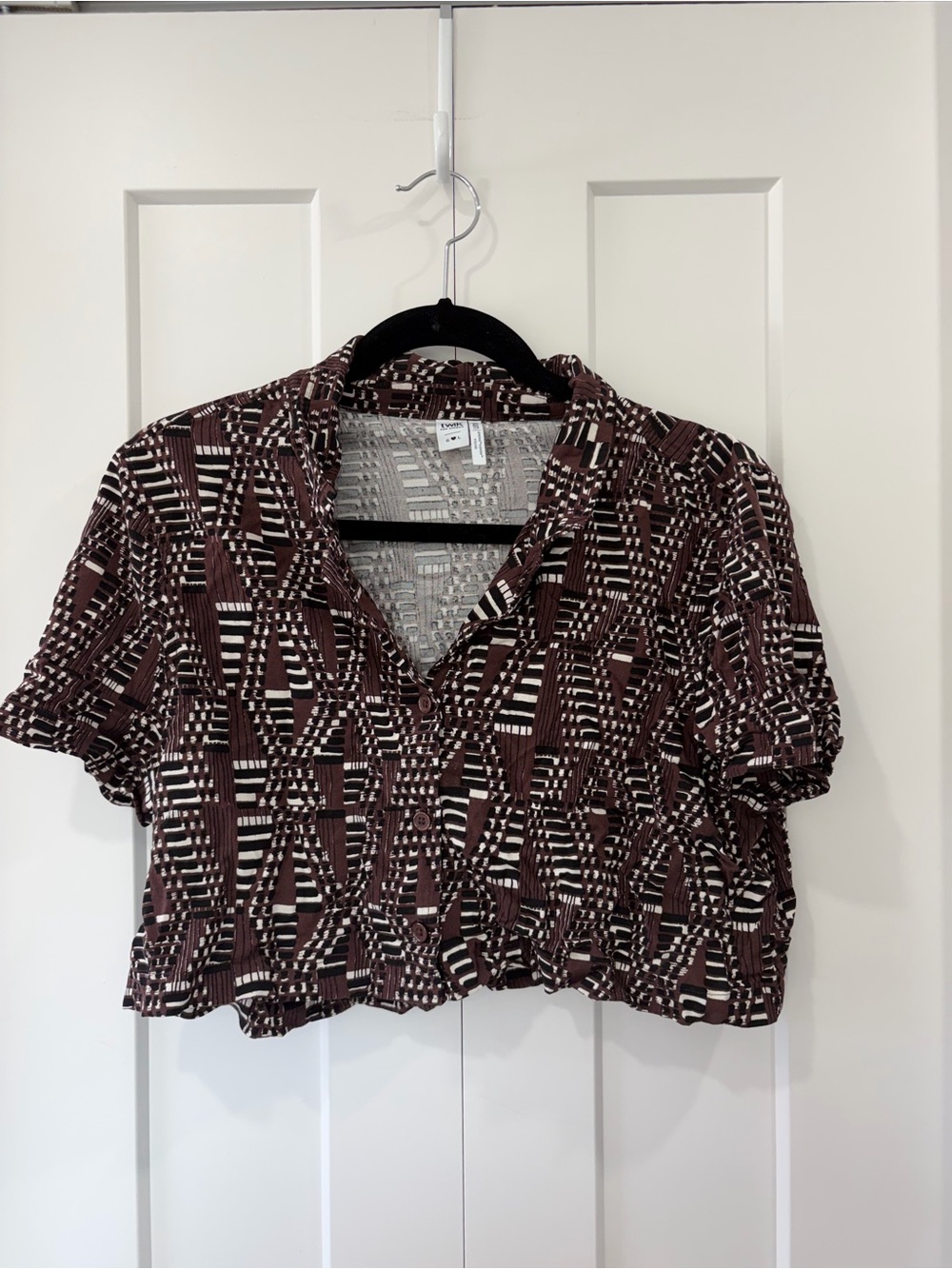Simons Burgundy, Black and White Cropped Button-Down Top